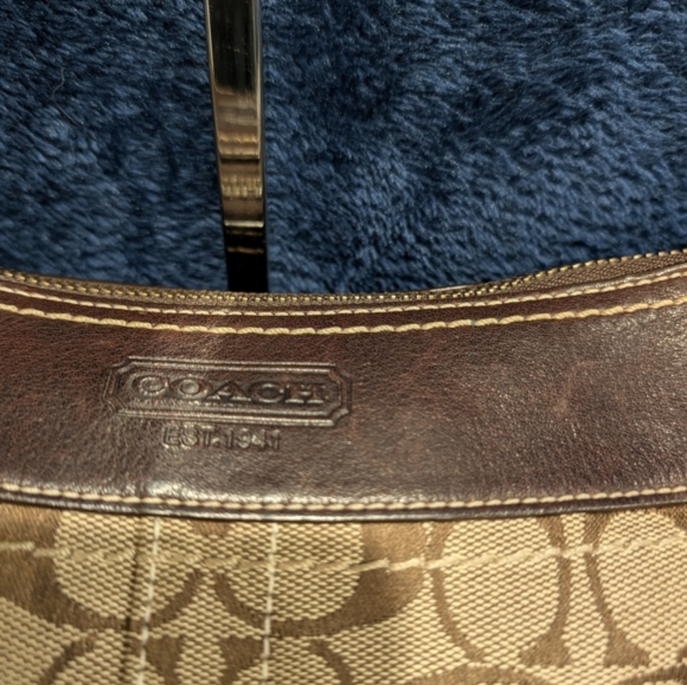 Coach Signature Crossbody/Shoulder Bag, Brown and tan kissing C's, EUC, 2006 - Picture 4 of 9